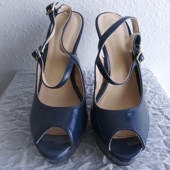 ENZO ANGIOLINI Patent Leather Platform Heels - Picture 1 of 5